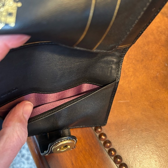 Coach Legacy Turnlock Wallet/Agenda - Picture 7 of 11